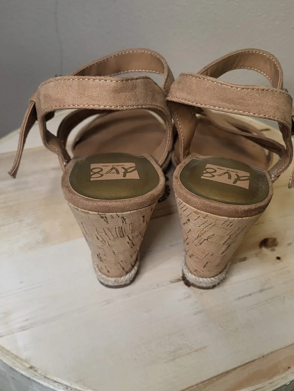 DV8 Dolce Vita Women’s Size 10 Tan Strappy Cork Wedge Sandals